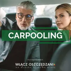 Mężczyzna i kobieta w samochodzie. On wskazuje palcem, ona patrzy. Napis CARPOOLING. To wspólne dojazdy, oszczędność i ekologia.