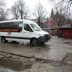 Biały kik-bus na trasie Olkusz-Sosnowiec-Katowice. Sprawdź cennik przejazdu!